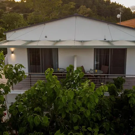 Casa Di Mare - And On The *
