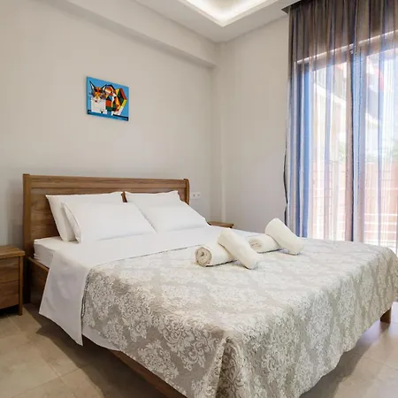 Casa Di Mare - And On The