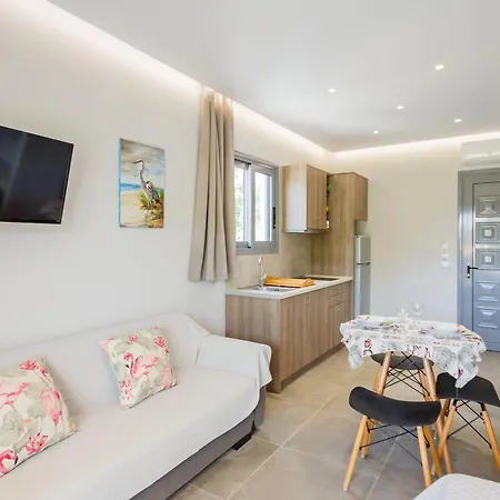 Casa Di Mare - Studios And Apartments With Pool On The Beach, By Zantewize *