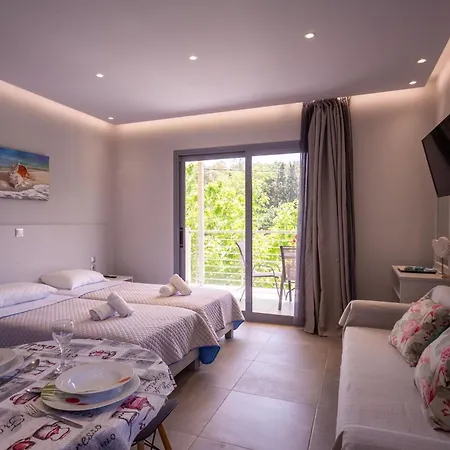 Casa Di Mare - Studios And Apartments With Pool On The Beach, By Zantewize Vasilikí